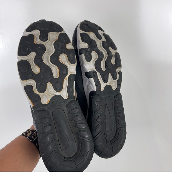 Nike Air Max 270 React Low Top Sneakers Black Grey Women's Size 7.5 AT6174-001 - Picture 8 of 9